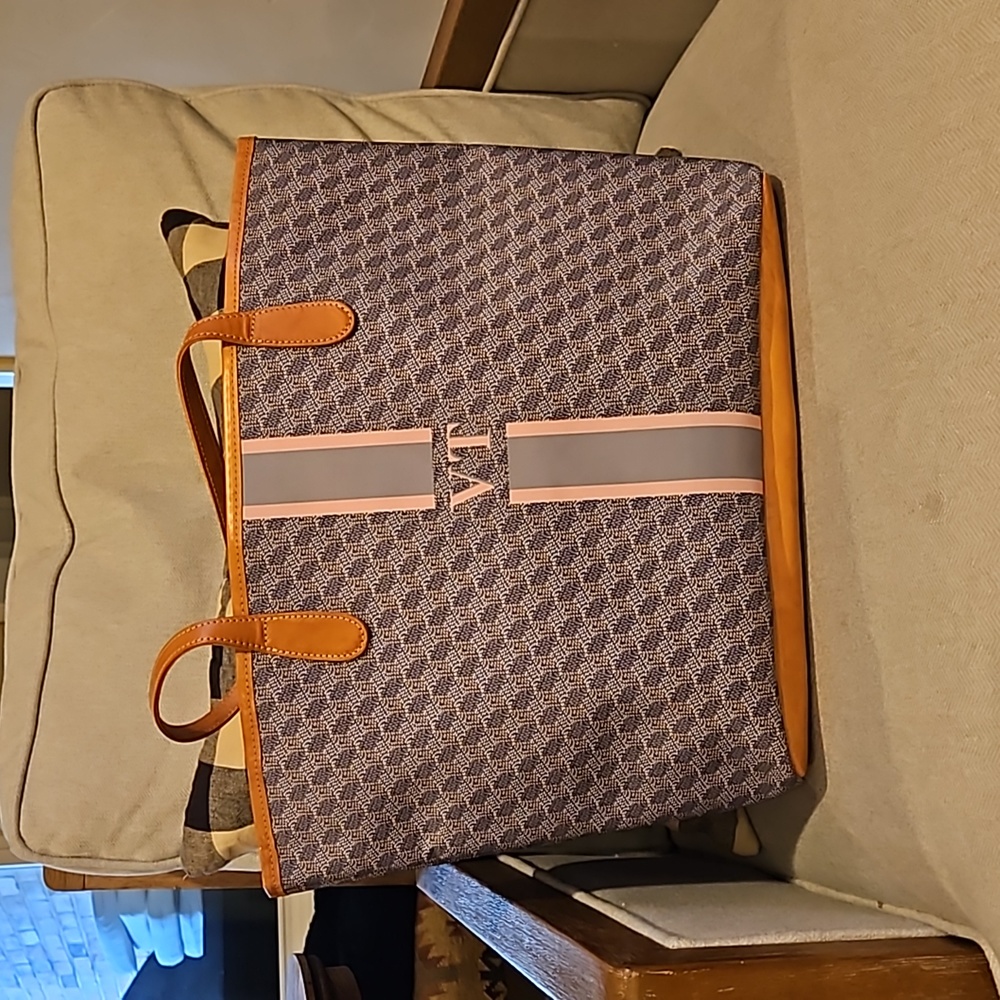 Barrington Savannah Zippered Tote